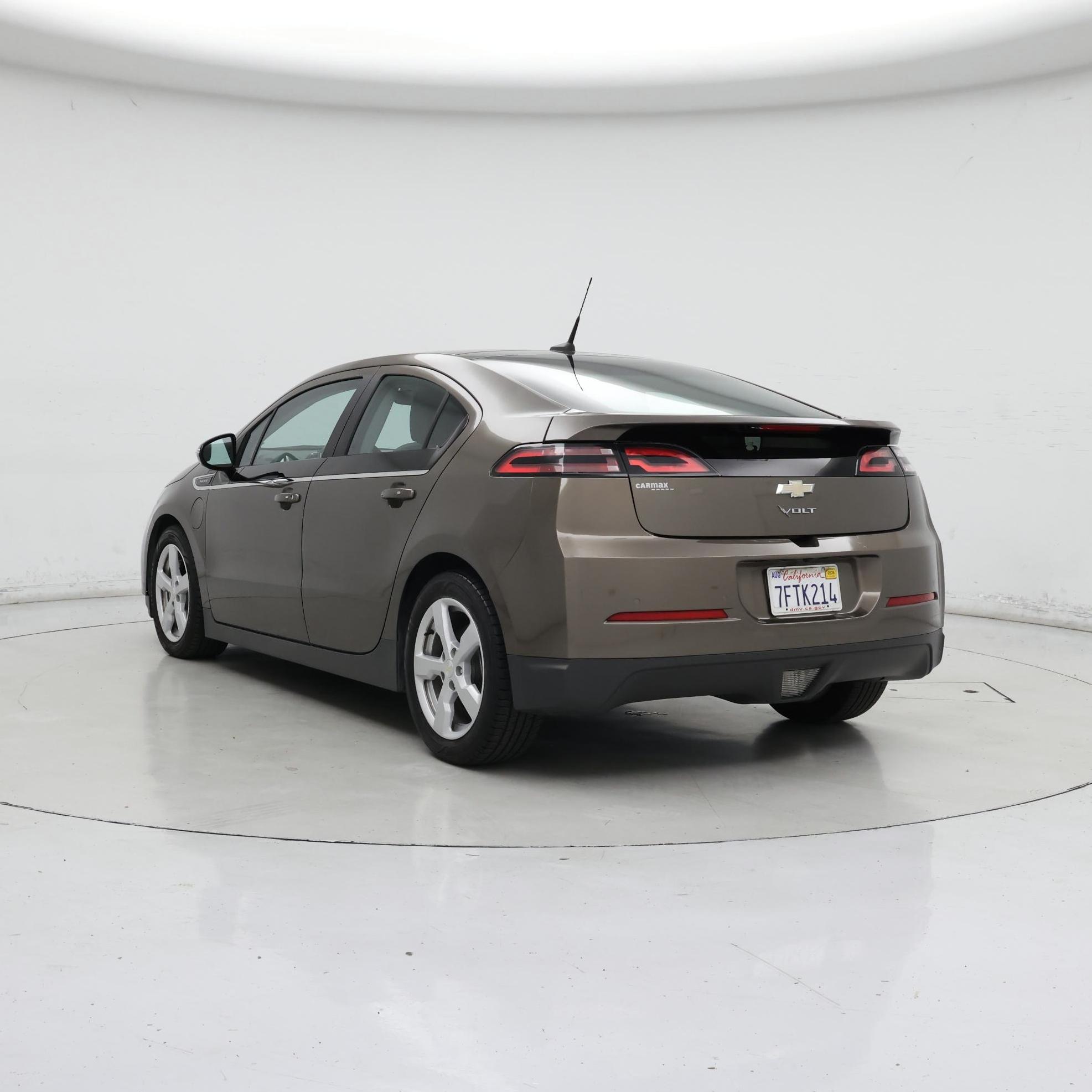 Thumbnail: 2014 Chevrolet Volt - 2