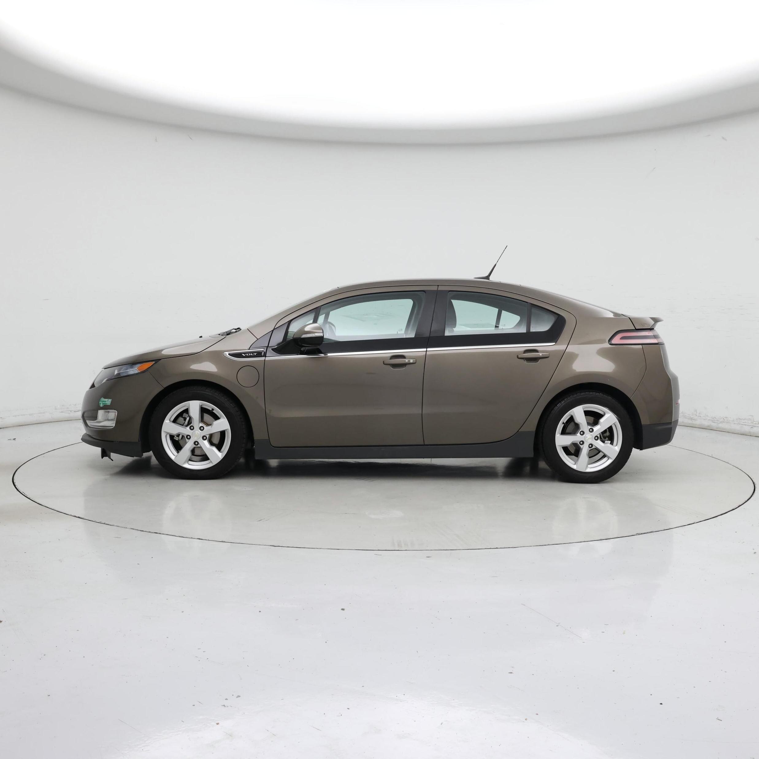 Thumbnail: 2014 Chevrolet Volt - 3