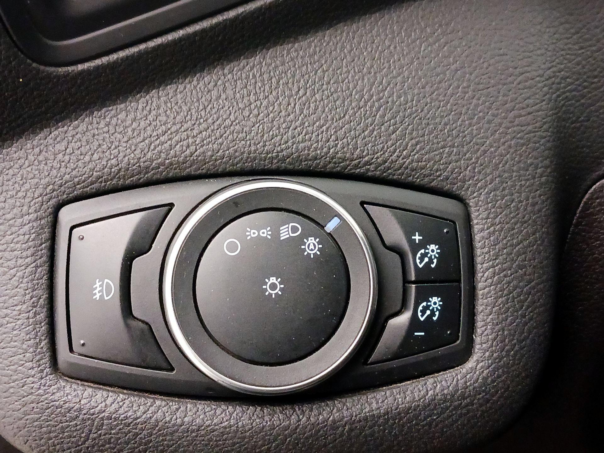 Thumbnail: 2015 Ford Escape - 13