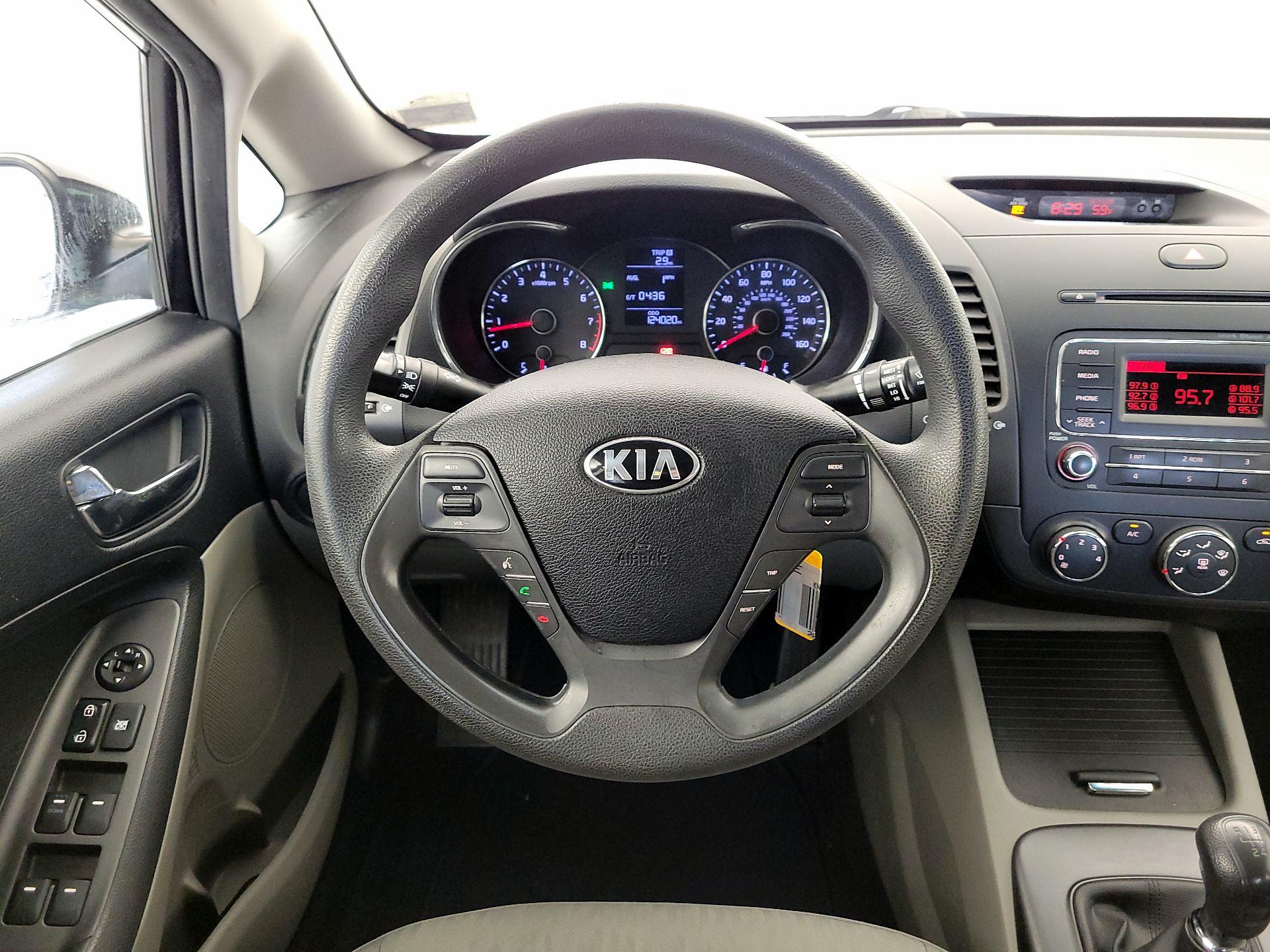 Thumbnail: 2015 Kia Forte - 10