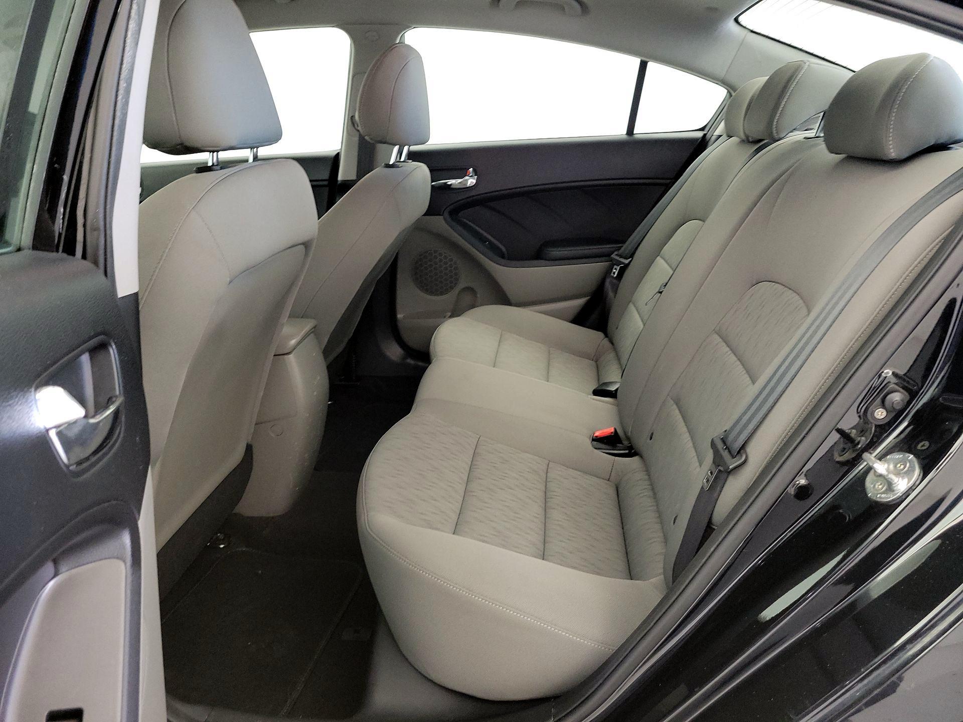 Thumbnail: 2015 Kia Forte - 17