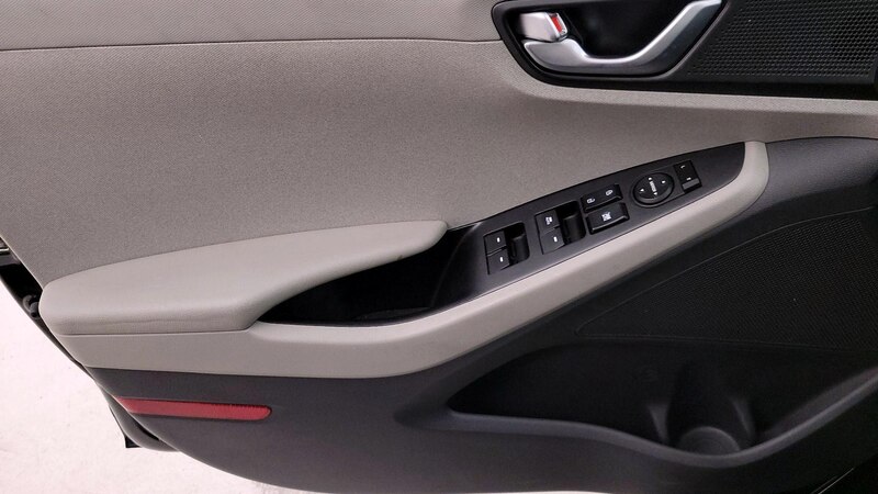 2018 Hyundai Ioniq SEL 12