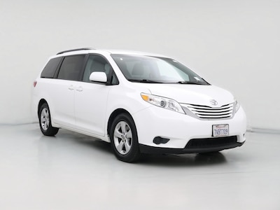 2017 Toyota Sienna LE -
                Fresno, CA