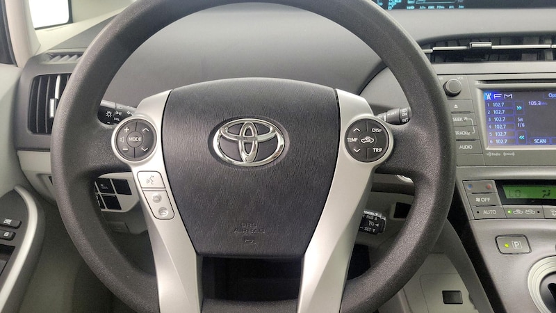 2015 Toyota Prius Three 10