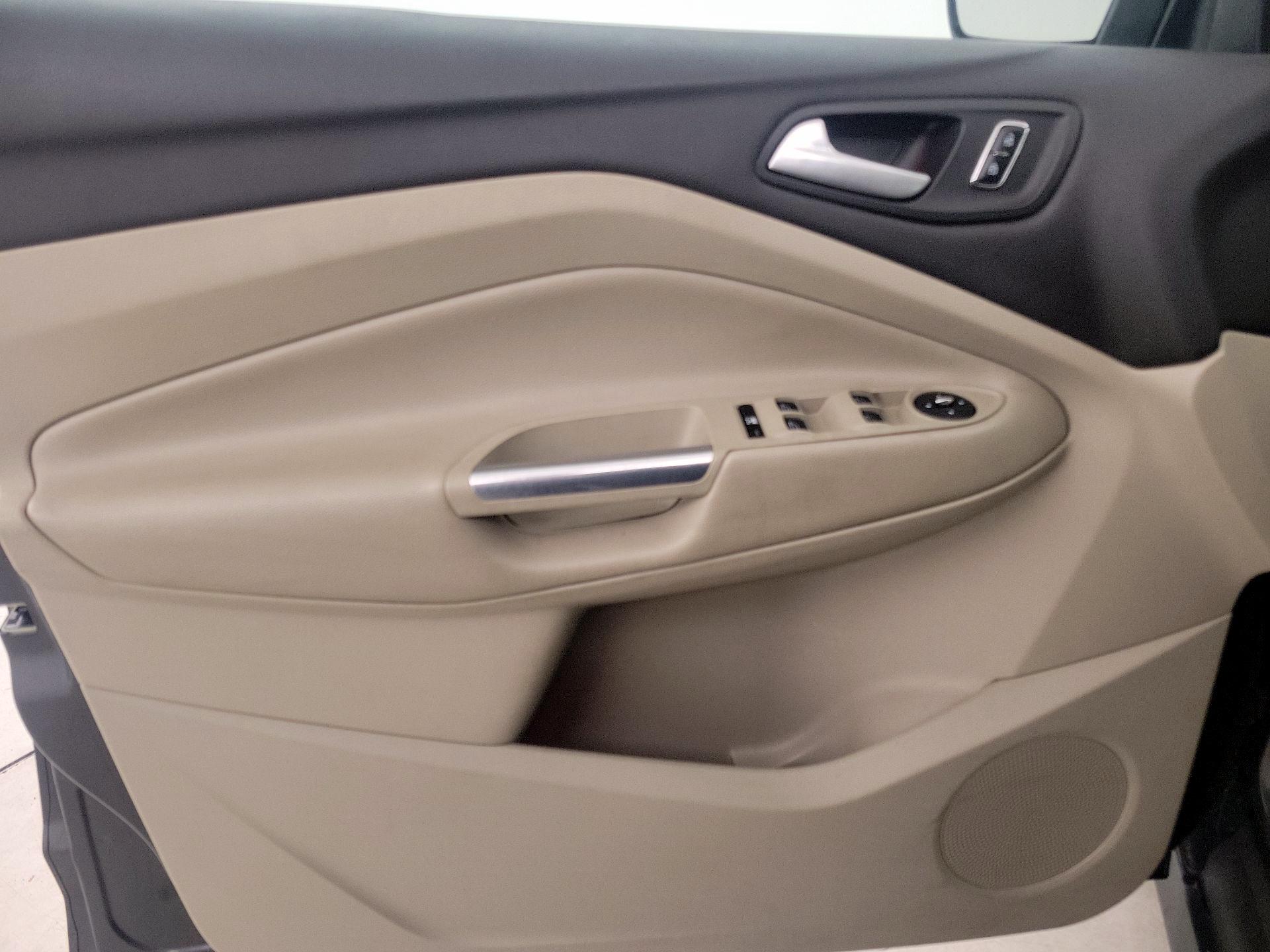 Thumbnail: 2015 Ford C-Max - 12