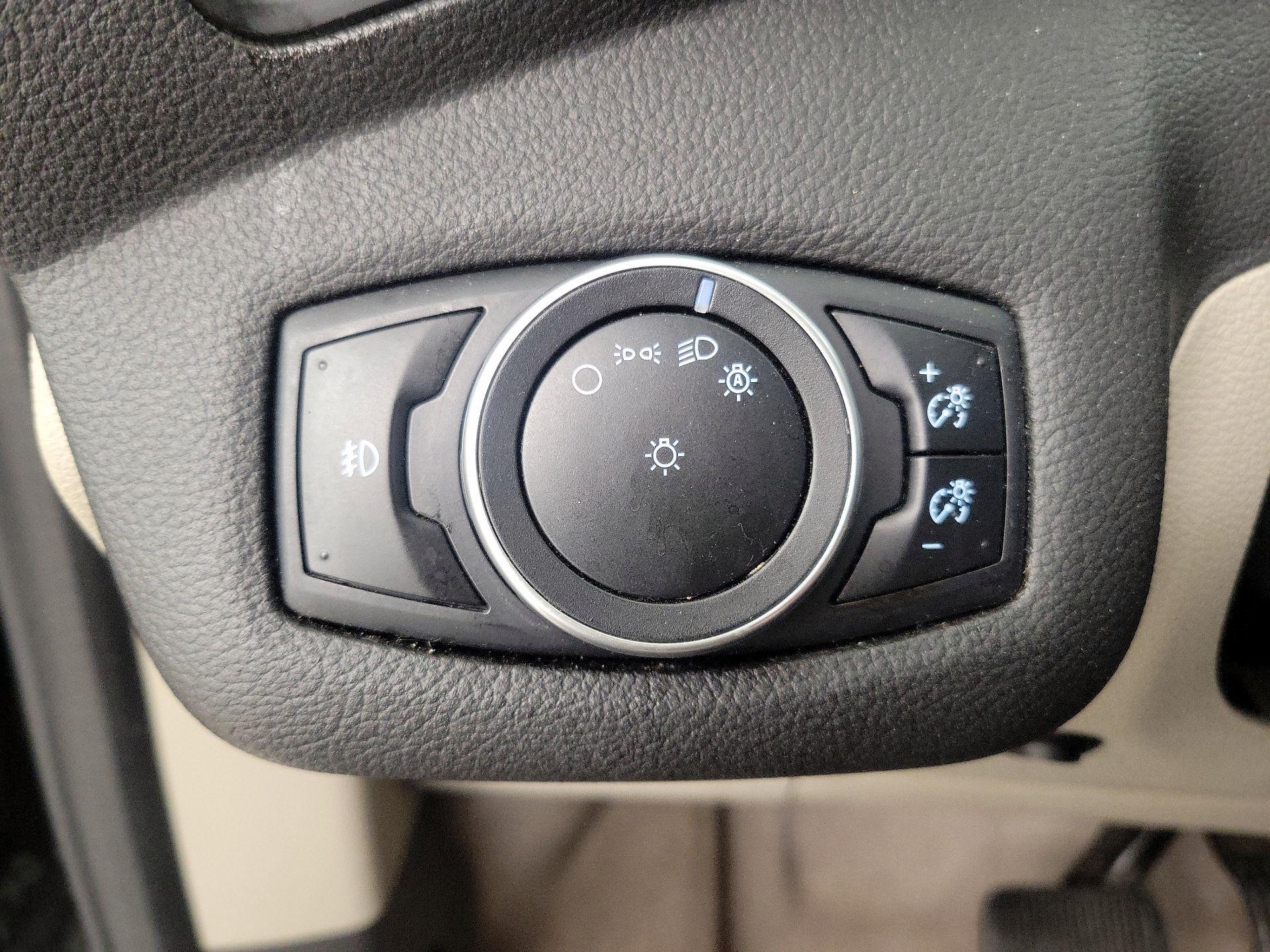 Thumbnail: 2015 Ford C-Max - 13