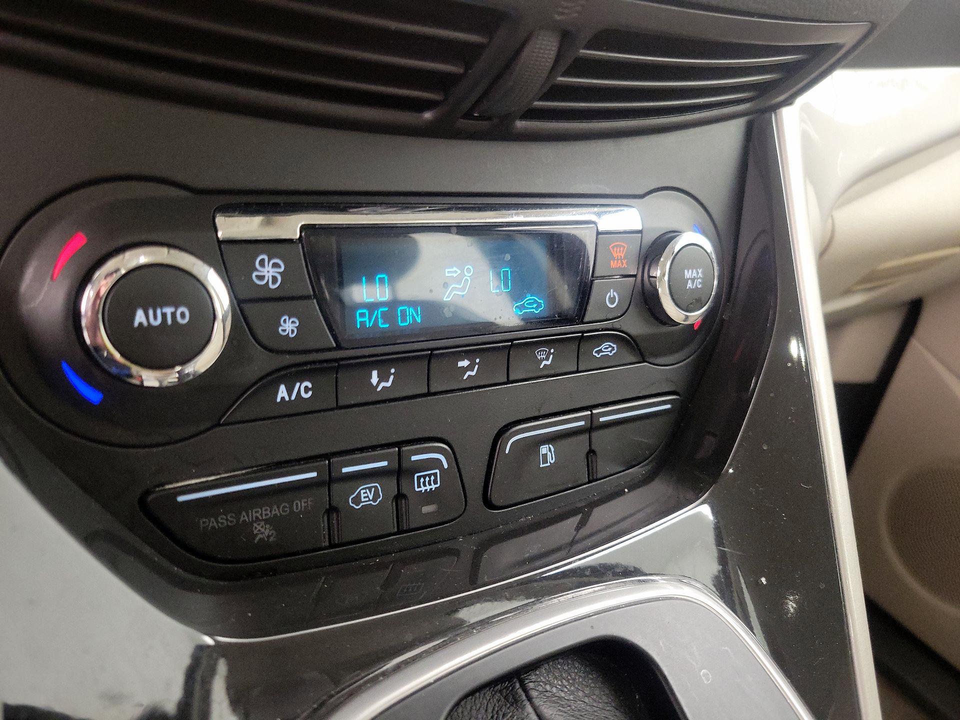 Thumbnail: 2015 Ford C-Max - 15
