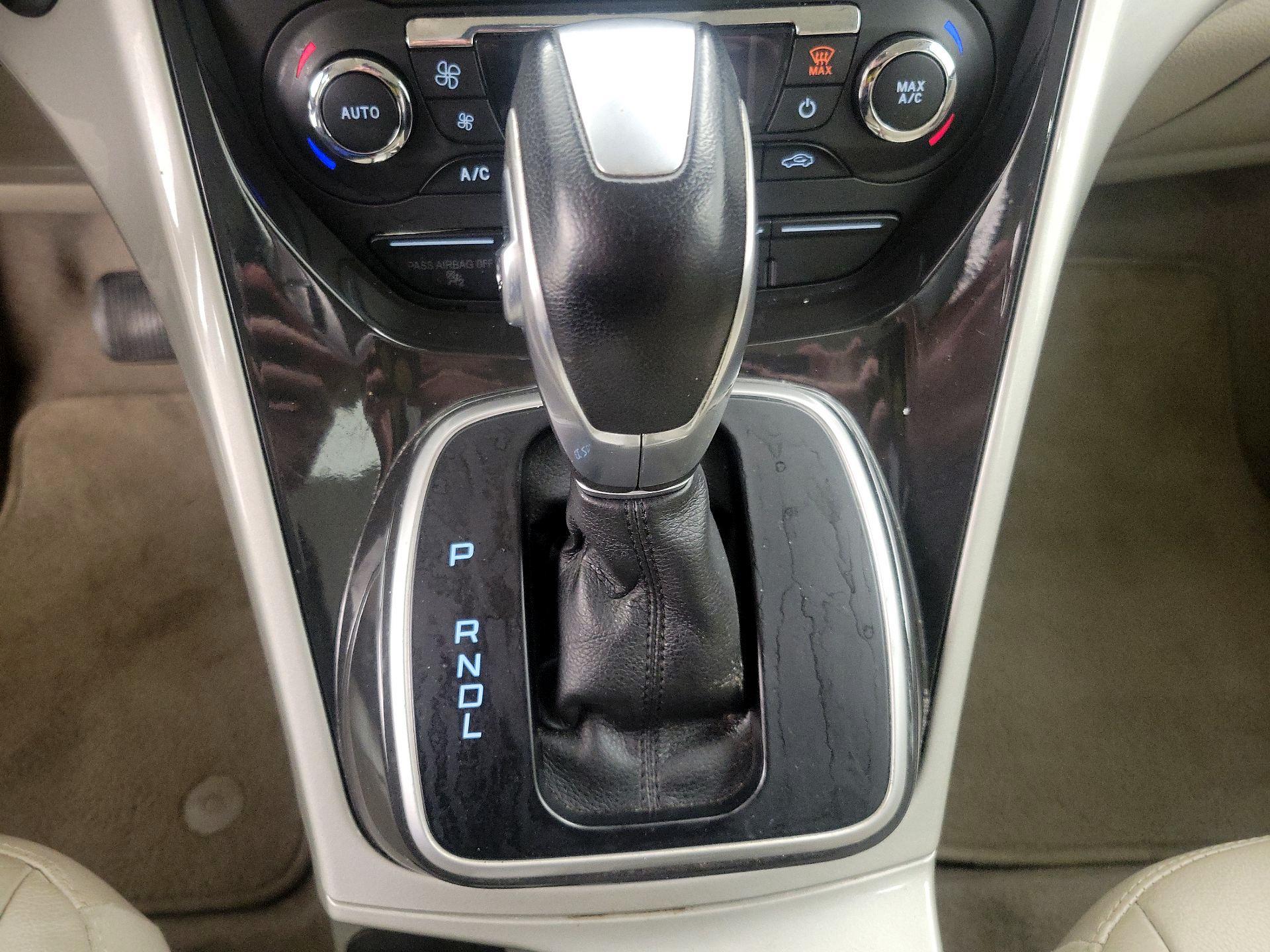 Thumbnail: 2015 Ford C-Max - 16