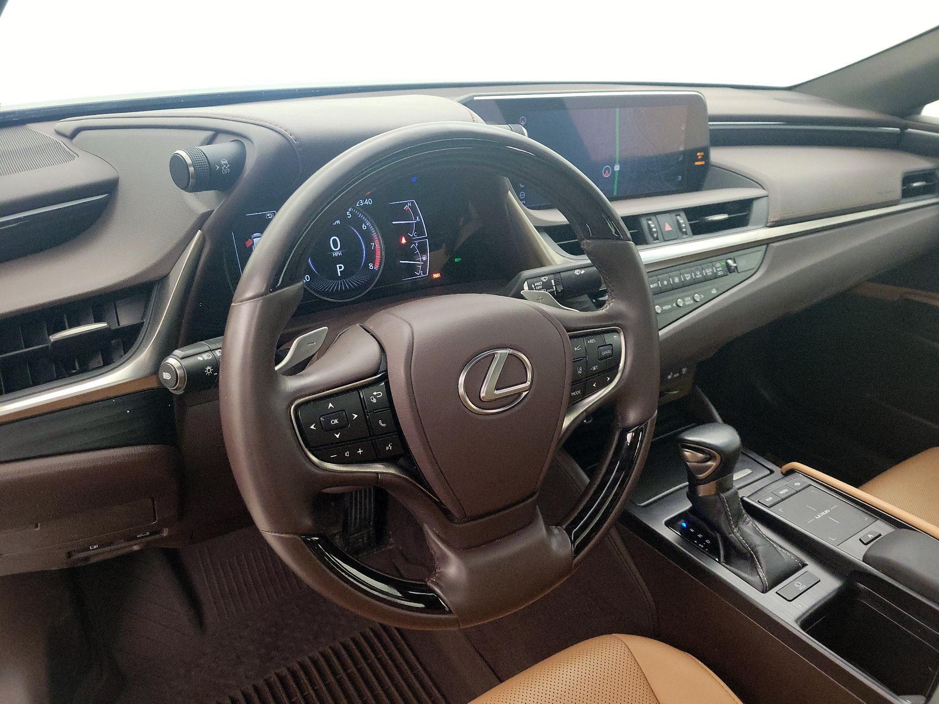 Thumbnail: 2021 Lexus ES - 9