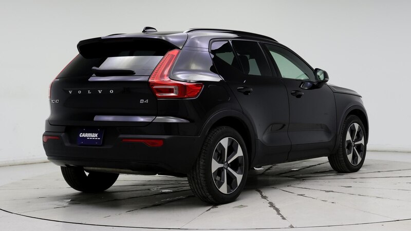 2023 Volvo XC40 B4 Ultimate 8