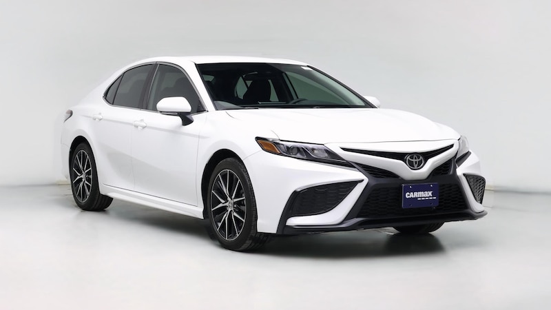 2022 Toyota Camry SE Hero Image