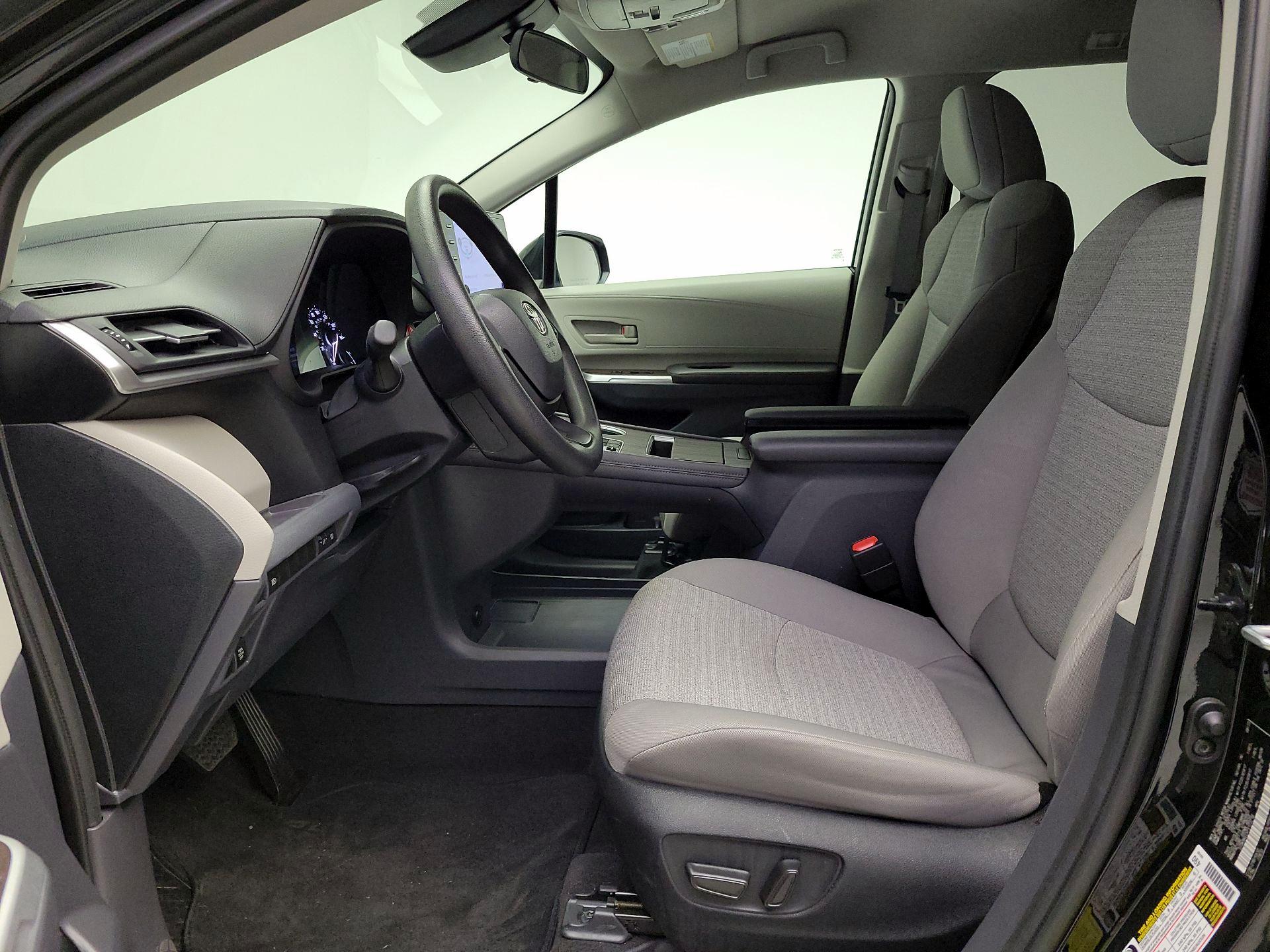 Thumbnail: 2023 Toyota Sienna - 11
