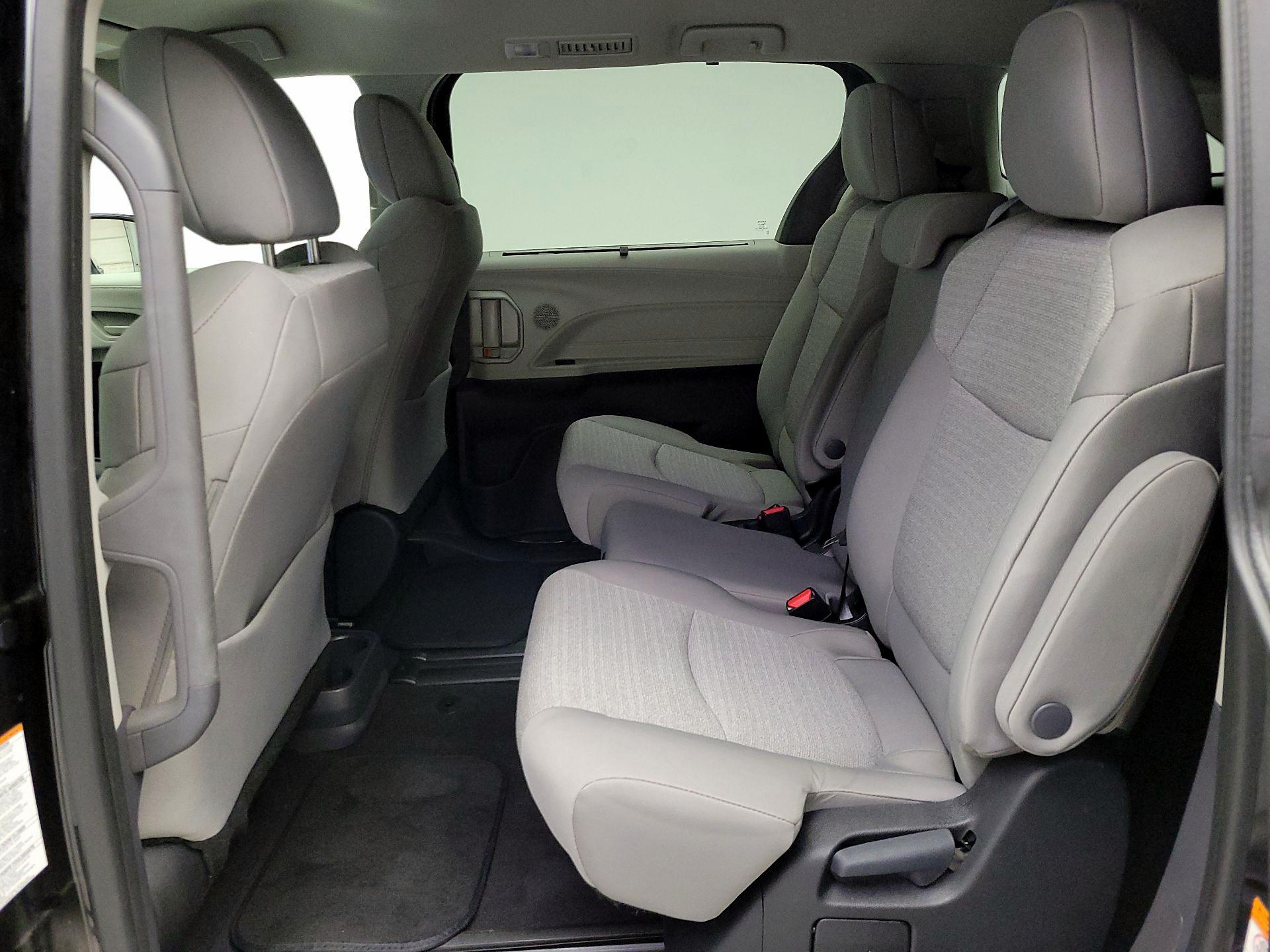 Thumbnail: 2023 Toyota Sienna - 19