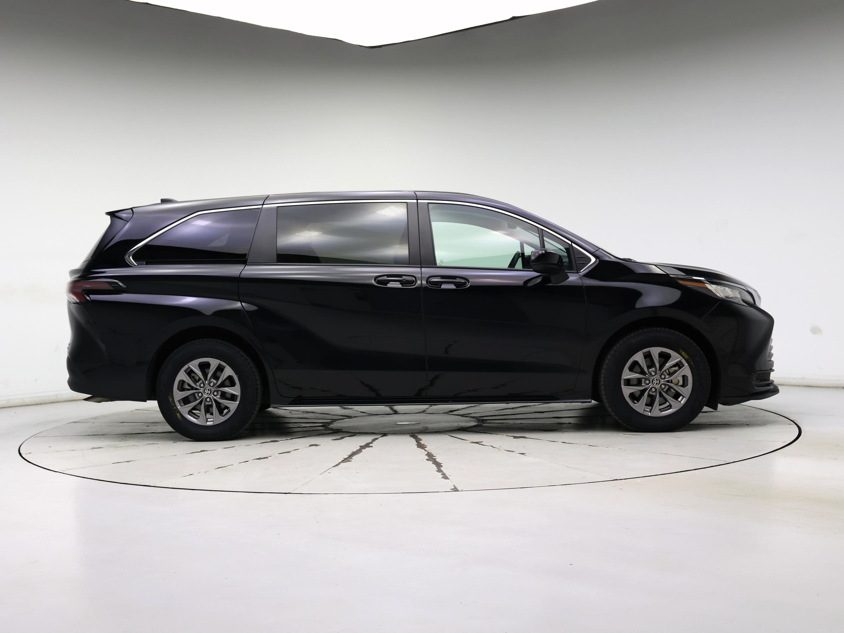 Thumbnail: 2023 Toyota Sienna - 7