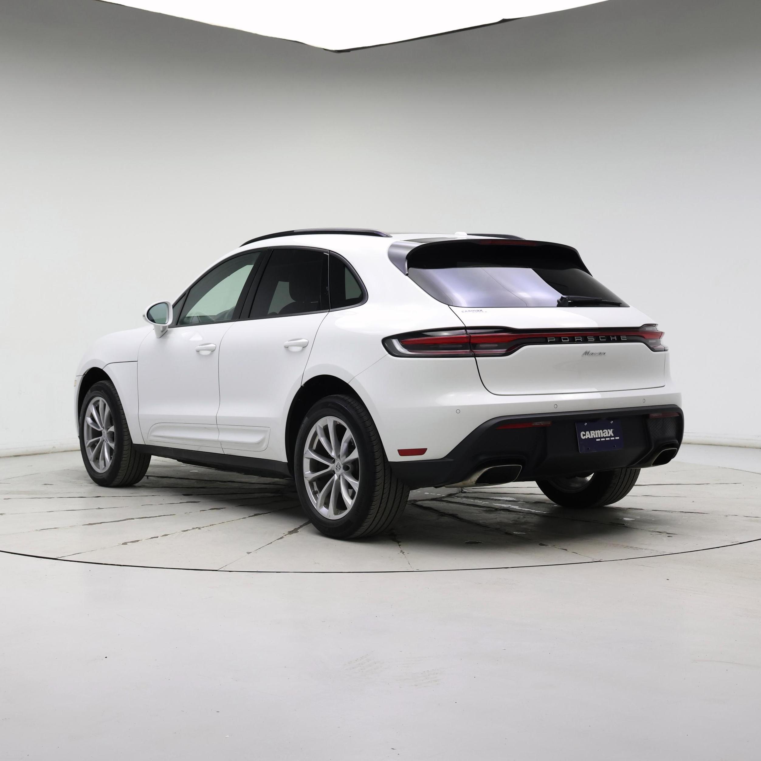 Thumbnail: 2022 Porsche Macan - 2