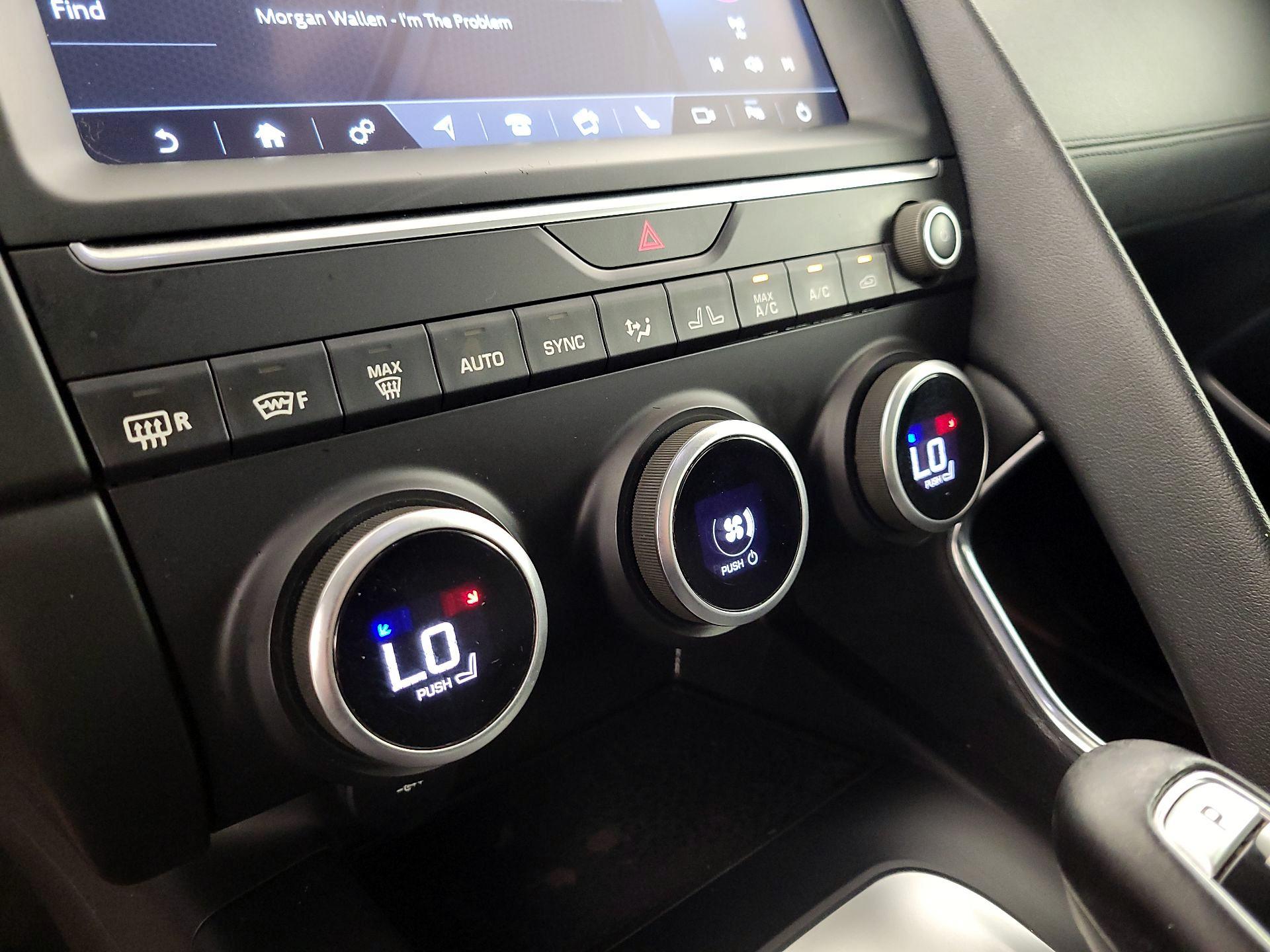 Thumbnail: 2020 Jaguar E-Pace - 17