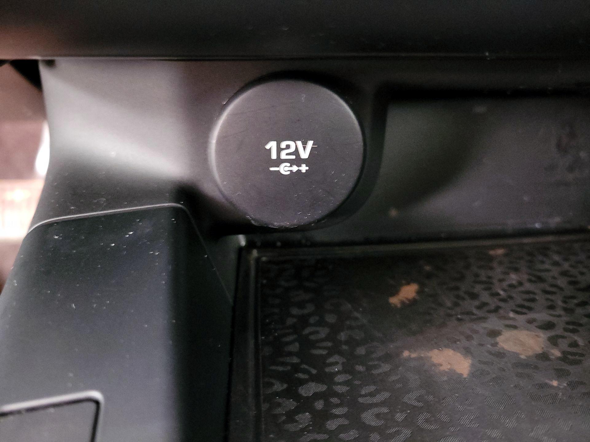 Thumbnail: 2020 Jaguar E-Pace - 19