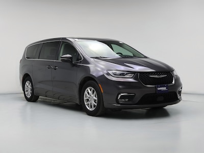 2023 Chrysler Pacifica Touring L -
                Kenosha, WI