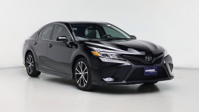 2020 Toyota Camry SE Hero Image