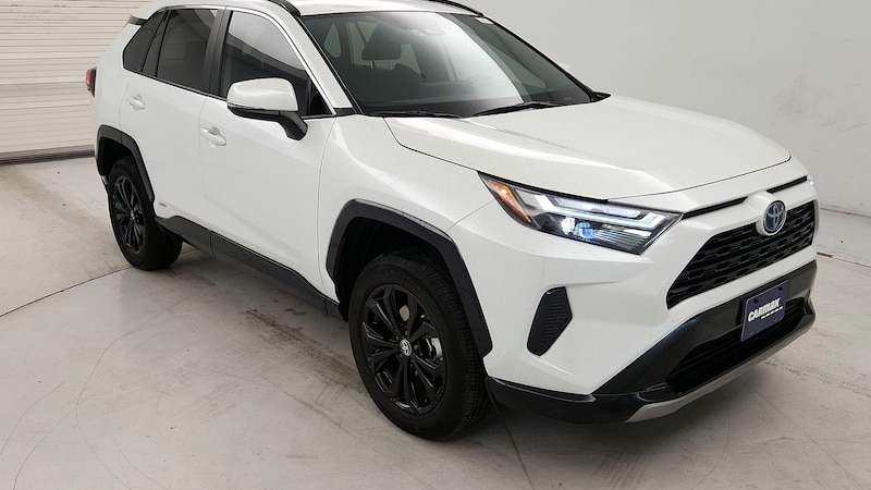 2024 Toyota RAV4 SE Hero Image