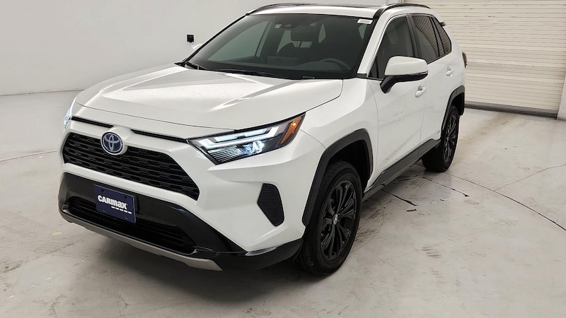 2024 Toyota RAV4 SE 3