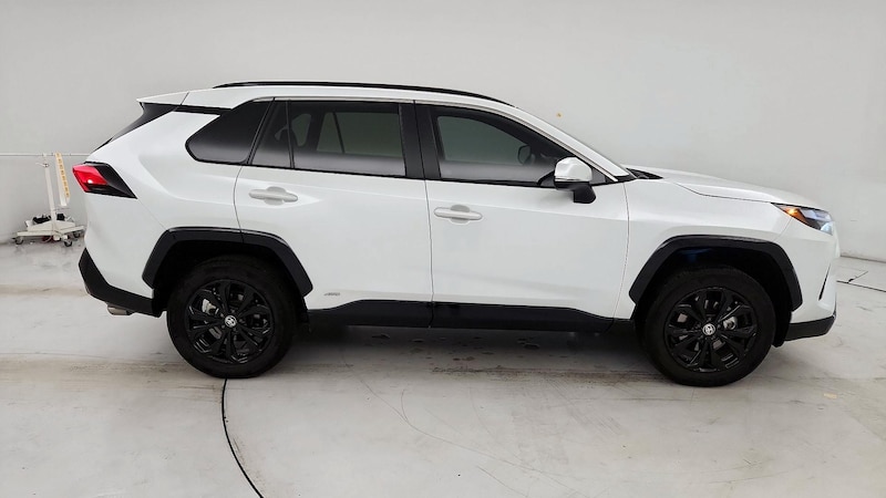 2024 Toyota RAV4 SE 4