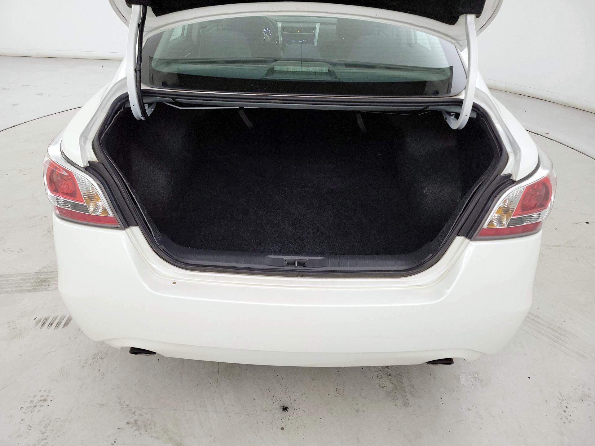 Thumbnail: 2014 Nissan Altima - 17