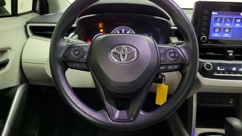 2022 Toyota Corolla Cross LE 10