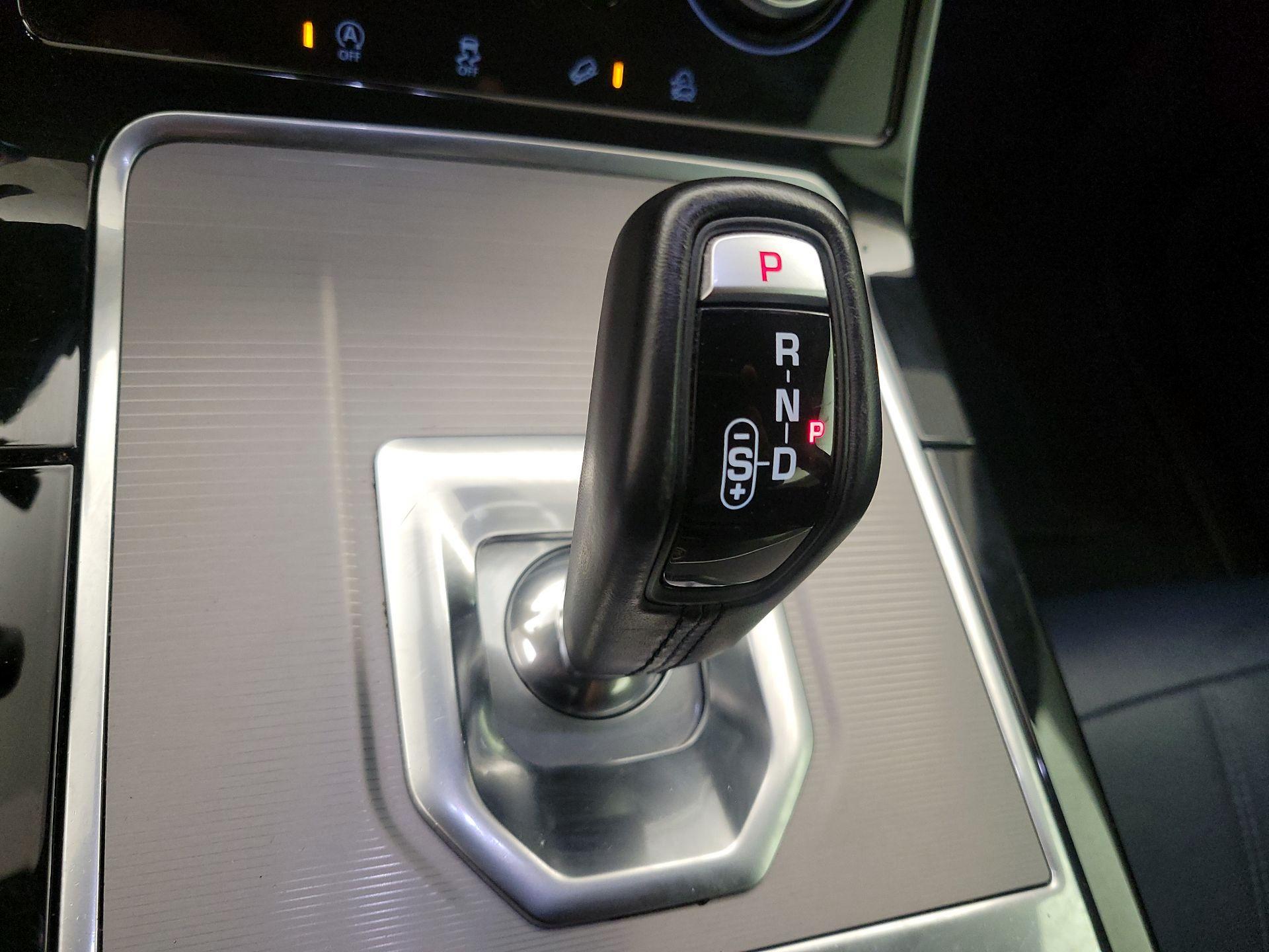 Thumbnail: 2020 Land Rover Range Rover Evoque - 15