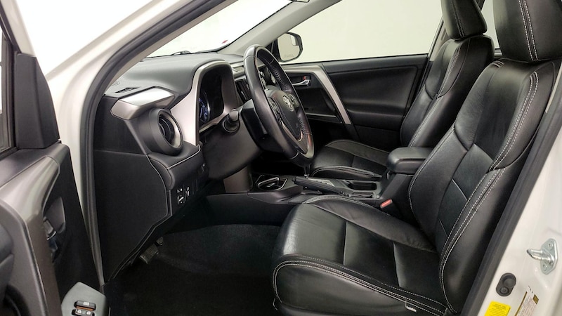 2016 Toyota RAV4 XLE 11