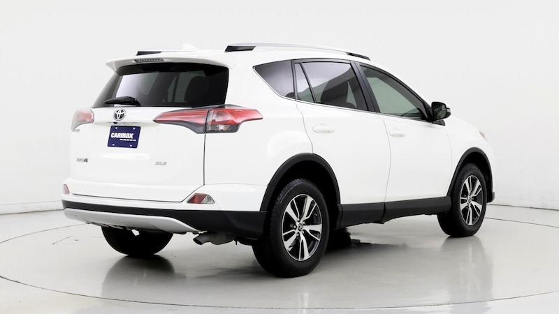 2016 Toyota RAV4 XLE 8