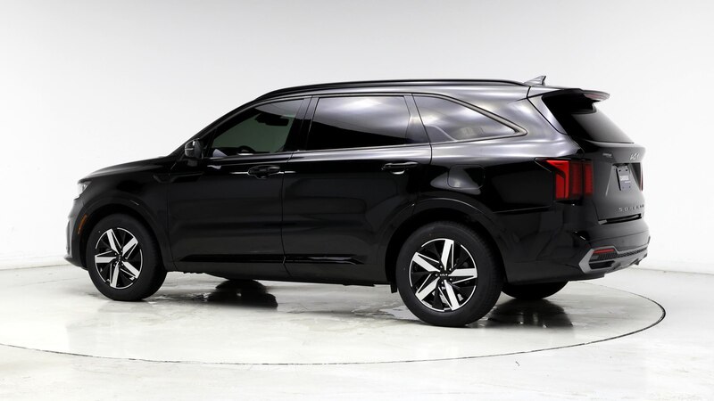 2022 Kia Sorento S 2