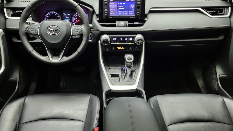 2021 Toyota RAV4 XLE Premium 8