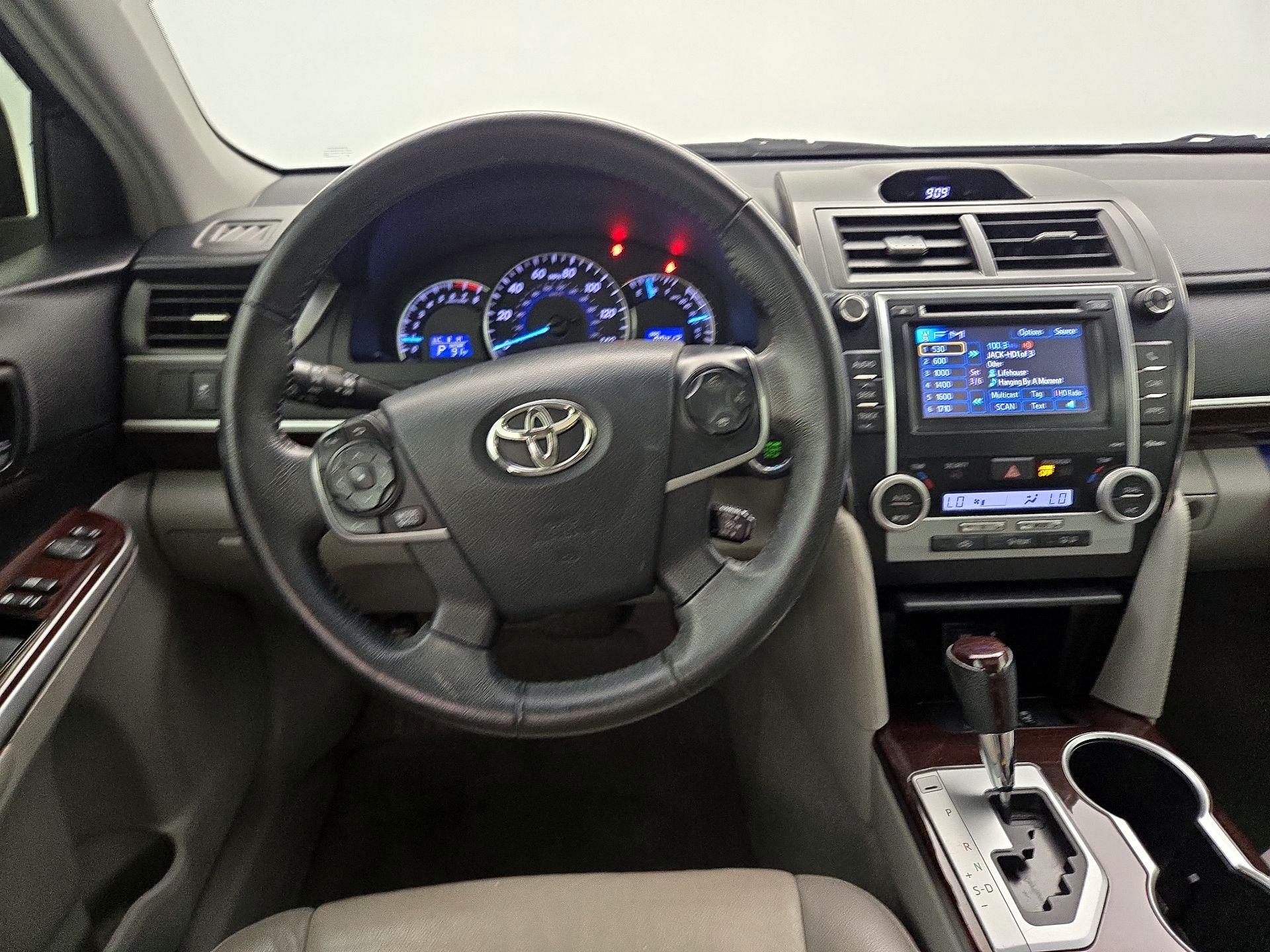 Thumbnail: 2013 Toyota Camry - 10