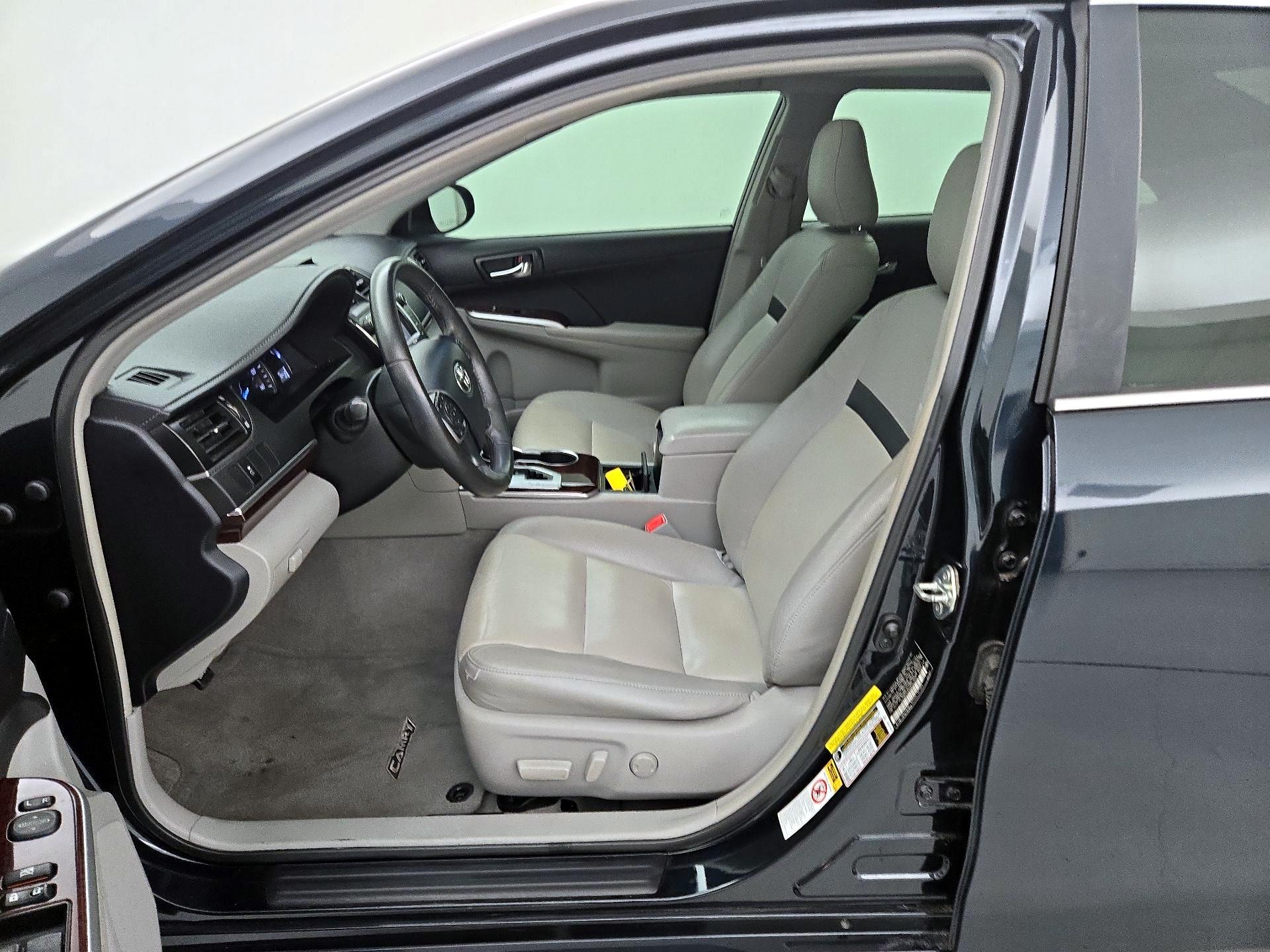 Thumbnail: 2013 Toyota Camry - 11