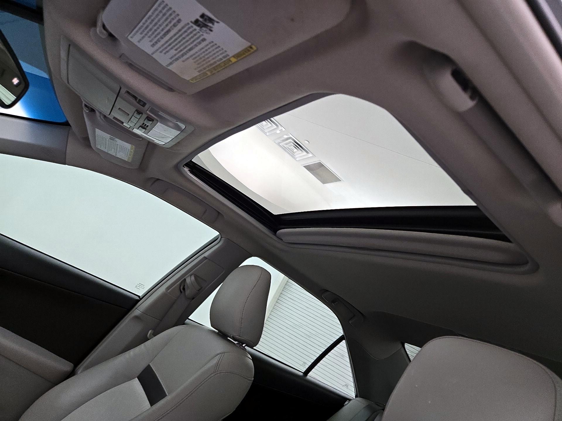 Thumbnail: 2013 Toyota Camry - 19