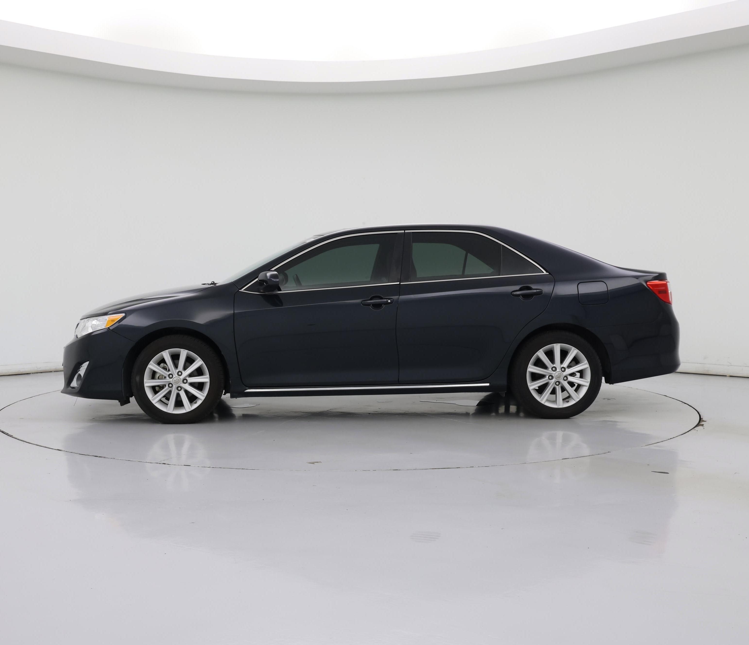 Thumbnail: 2013 Toyota Camry - 3