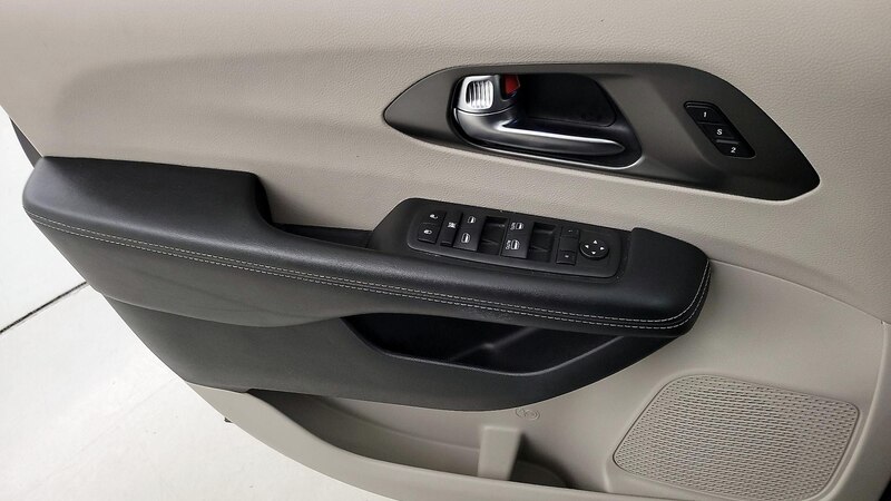 2022 Chrysler Pacifica Touring L 12
