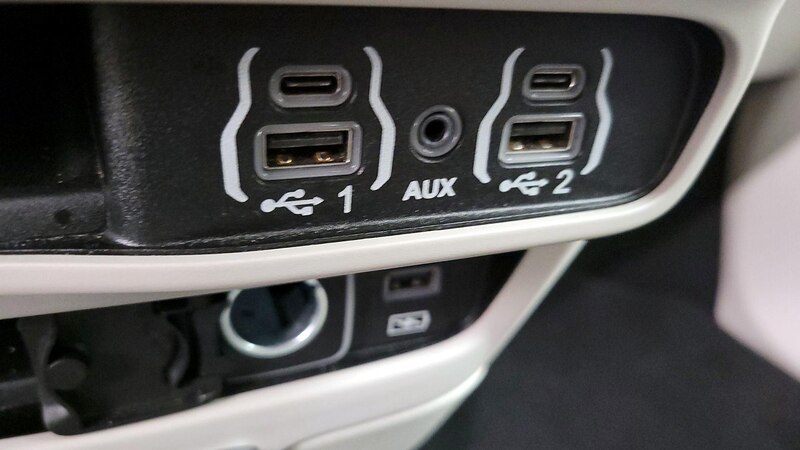 2022 Chrysler Pacifica Touring L 18