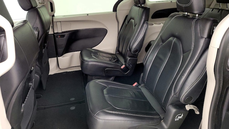 2022 Chrysler Pacifica Touring L 19