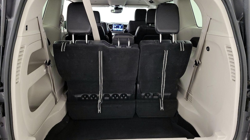 2022 Chrysler Pacifica Touring L 21