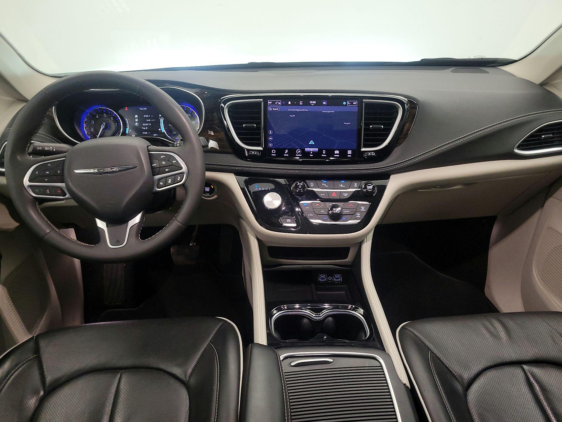 Thumbnail: 2023 Chrysler Pacifica - 9