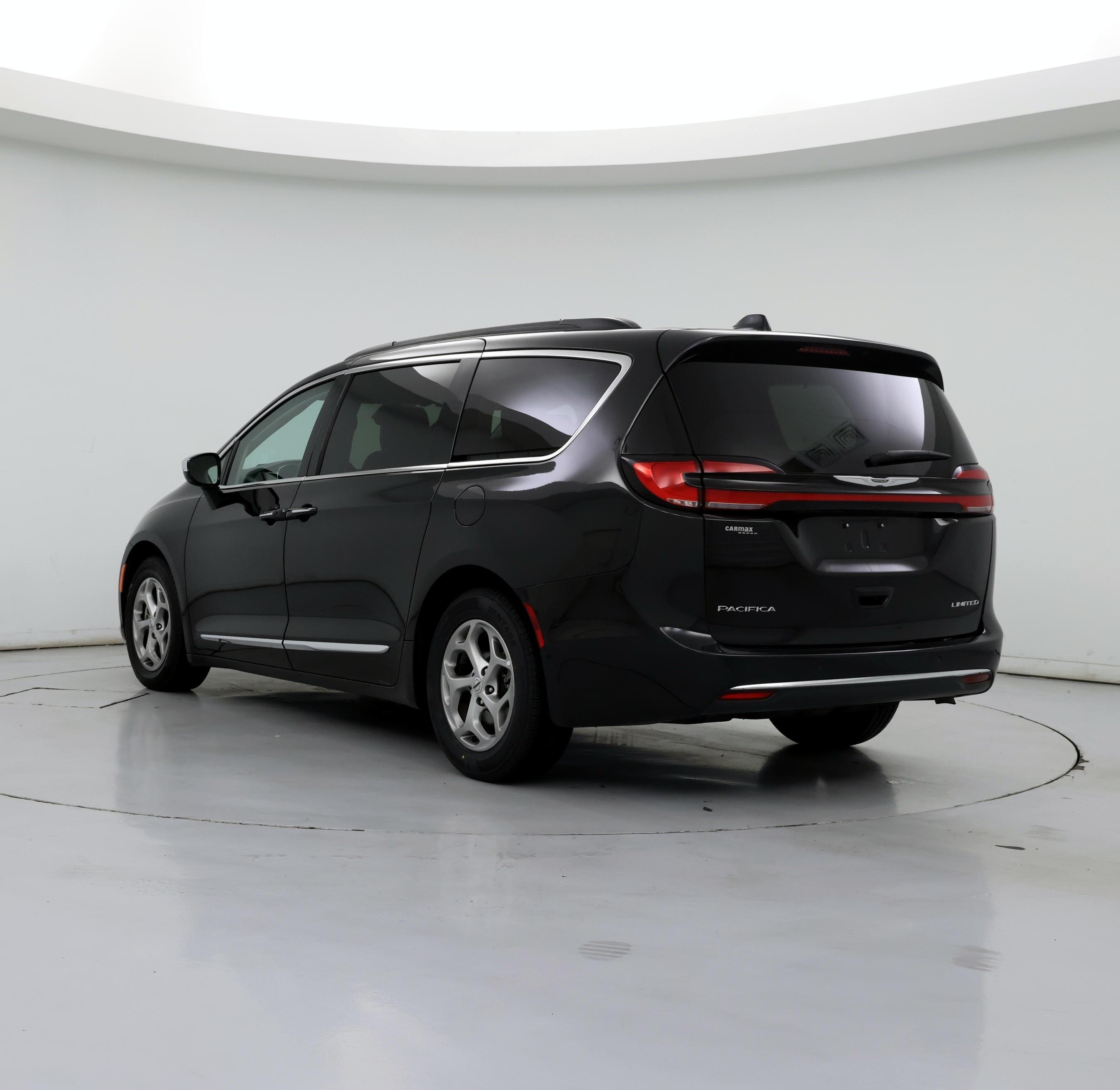 Thumbnail: 2023 Chrysler Pacifica - 2