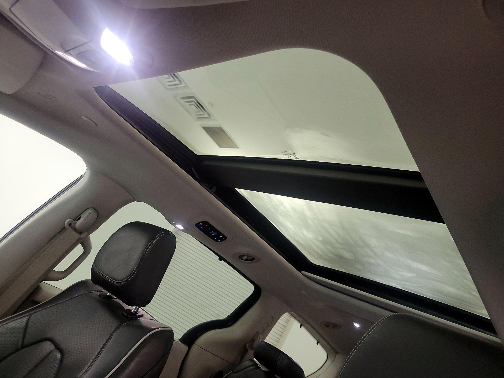Thumbnail: 2023 Chrysler Pacifica - 20