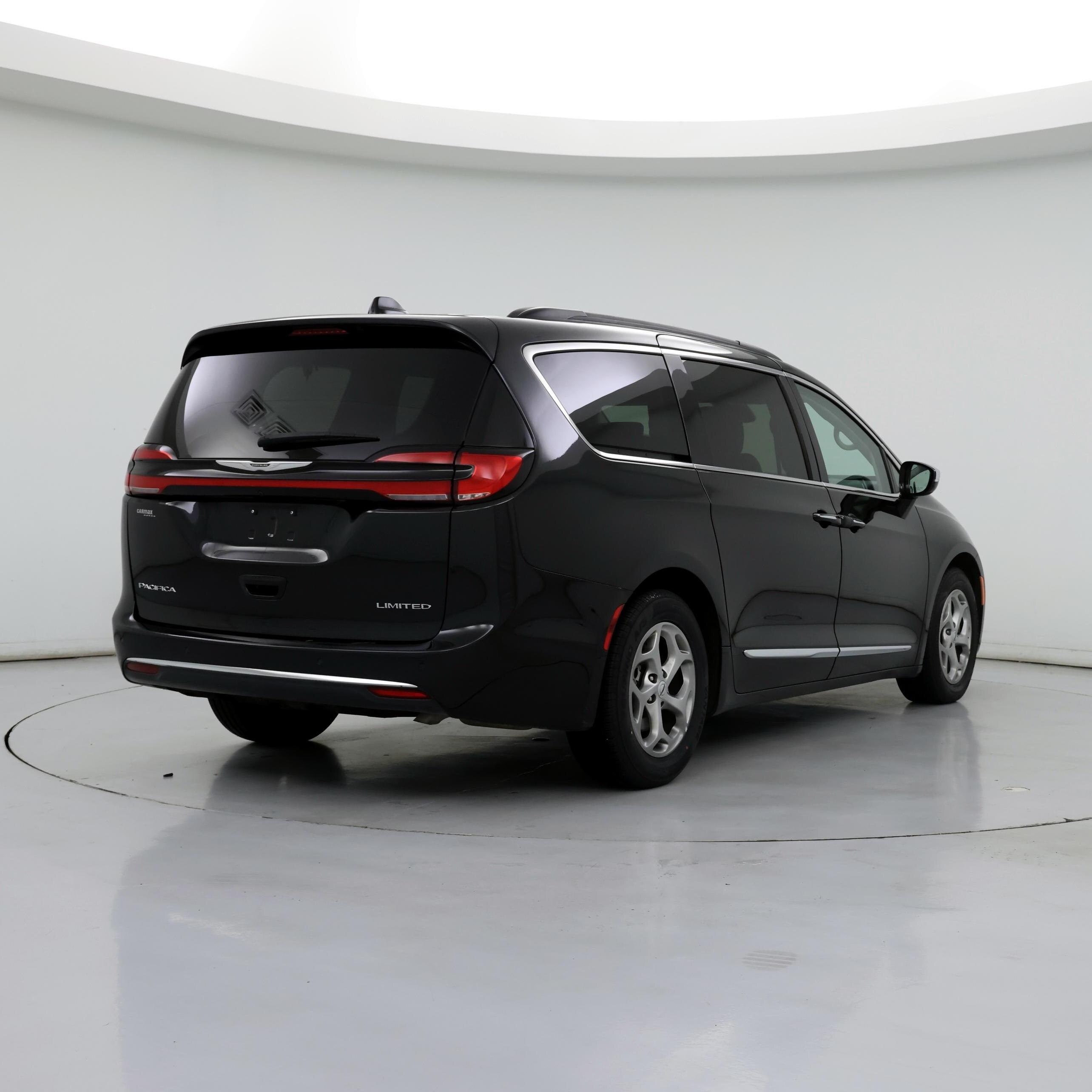 Thumbnail: 2023 Chrysler Pacifica - 8