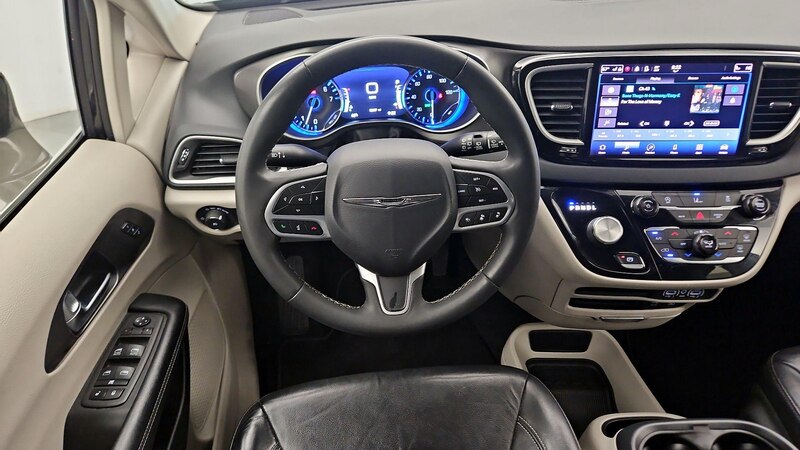 2022 Chrysler Pacifica Touring 10