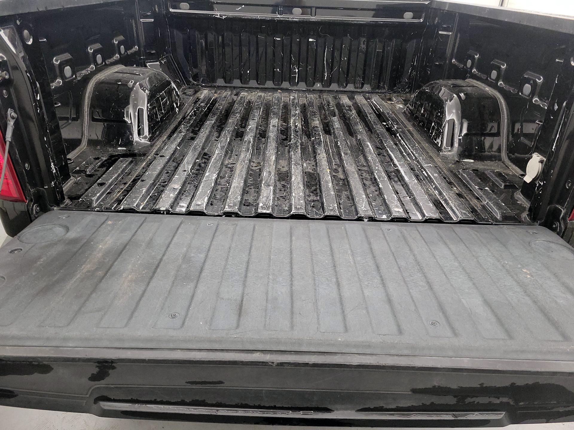 Thumbnail: 2021 Chevrolet Silverado 1500 - 16