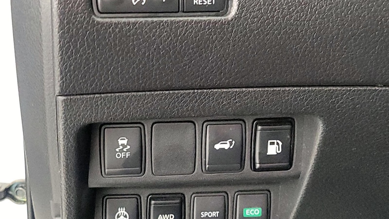 2018 Nissan Rogue SV 13