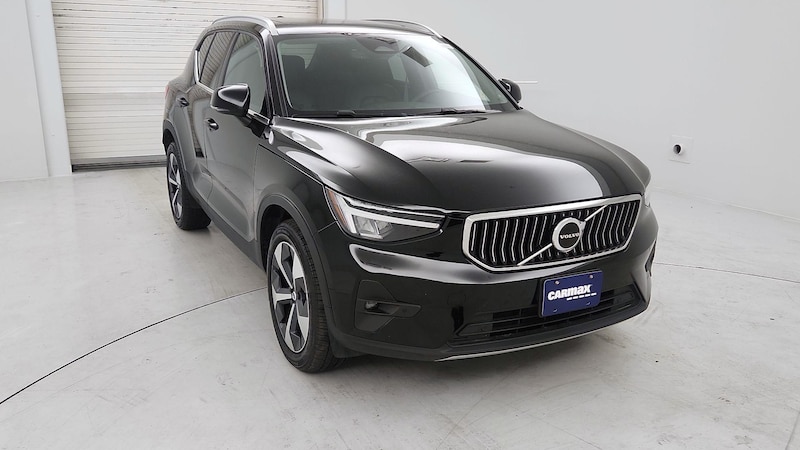 2023 Volvo XC40 B5 Plus Hero Image