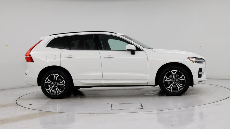 2022 Volvo XC60 B5 Momentum 7